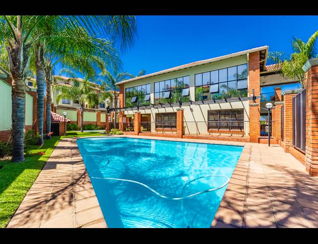 2 BEDROOM APARTMENT FOR SALE IN SUNNINGHILL